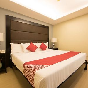 Oyo 456 Festive Hotel